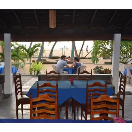 Star Beach Guest House Negombo Exterior photo