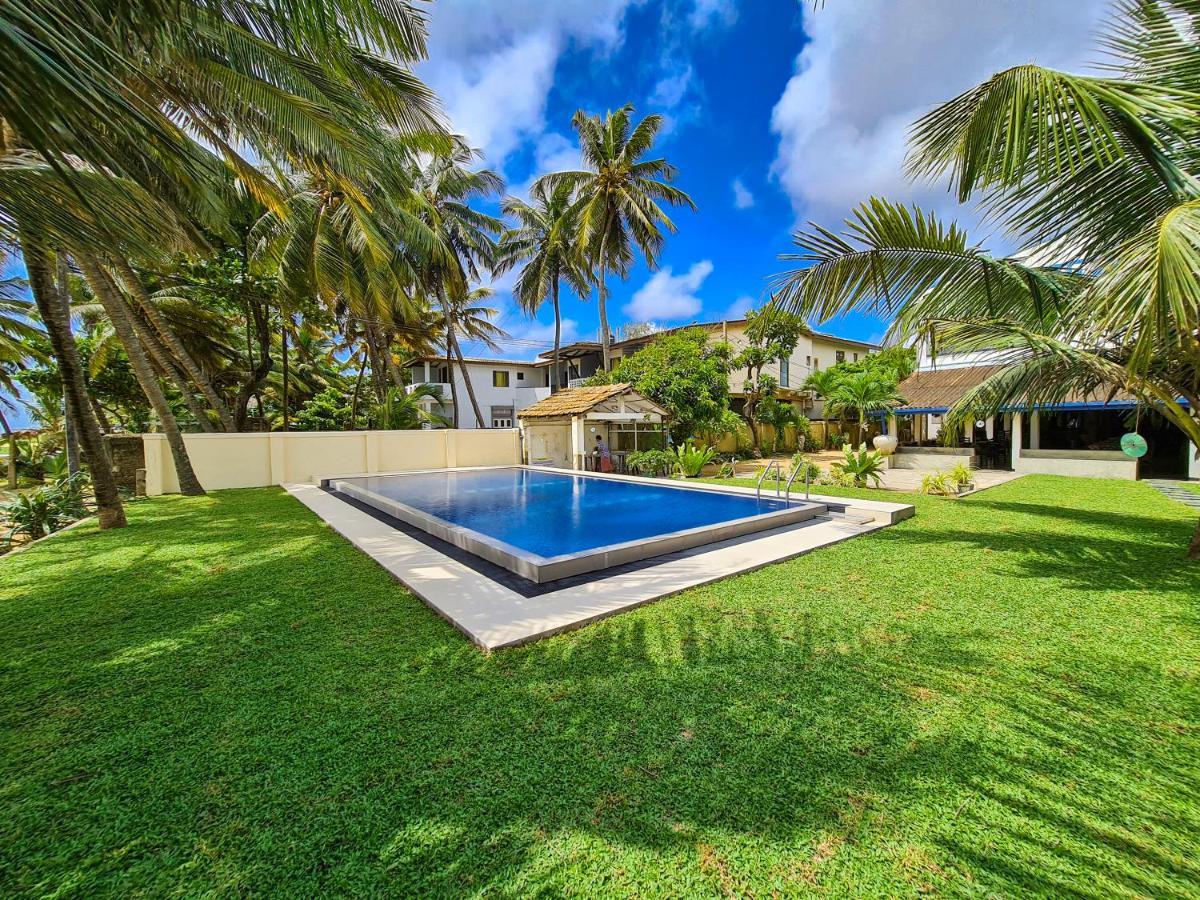 Star Beach Guest House Negombo Exterior photo