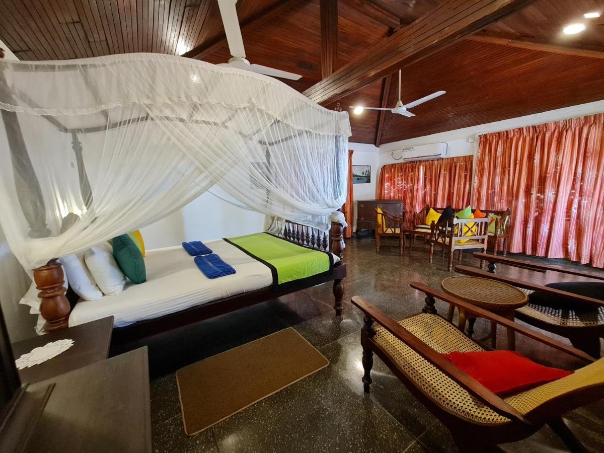 Star Beach Guest House Negombo Exterior photo