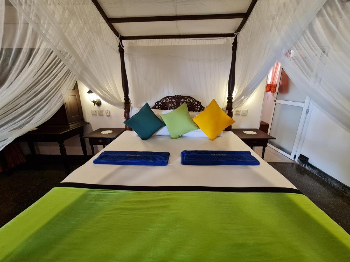 Star Beach Guest House Negombo Exterior photo