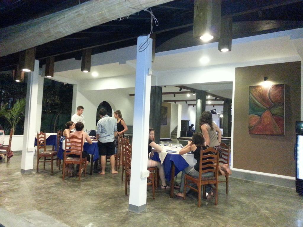 Star Beach Guest House Negombo Exterior photo