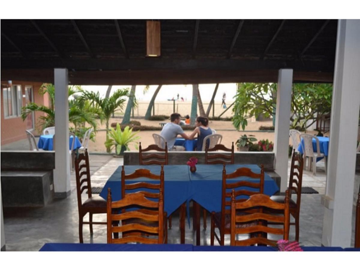 Star Beach Guest House Negombo Exterior photo