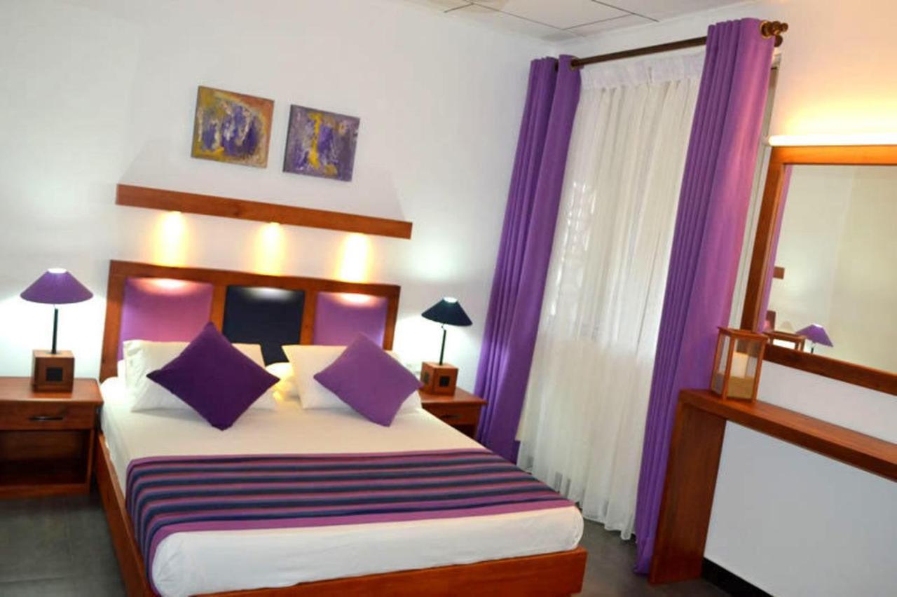 Star Beach Guest House Negombo Exterior photo