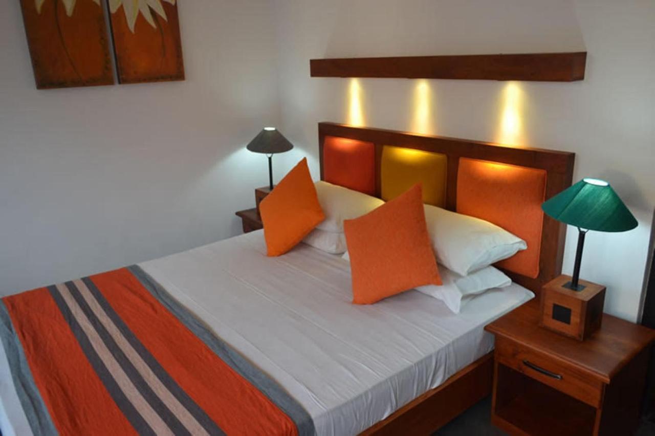 Star Beach Guest House Negombo Exterior photo